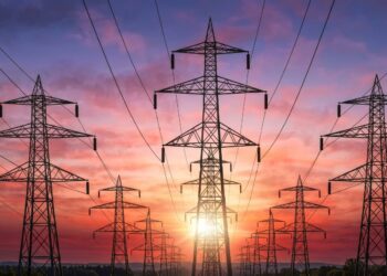 A new 500 kV power line is being built between Samarkand and Tashkent